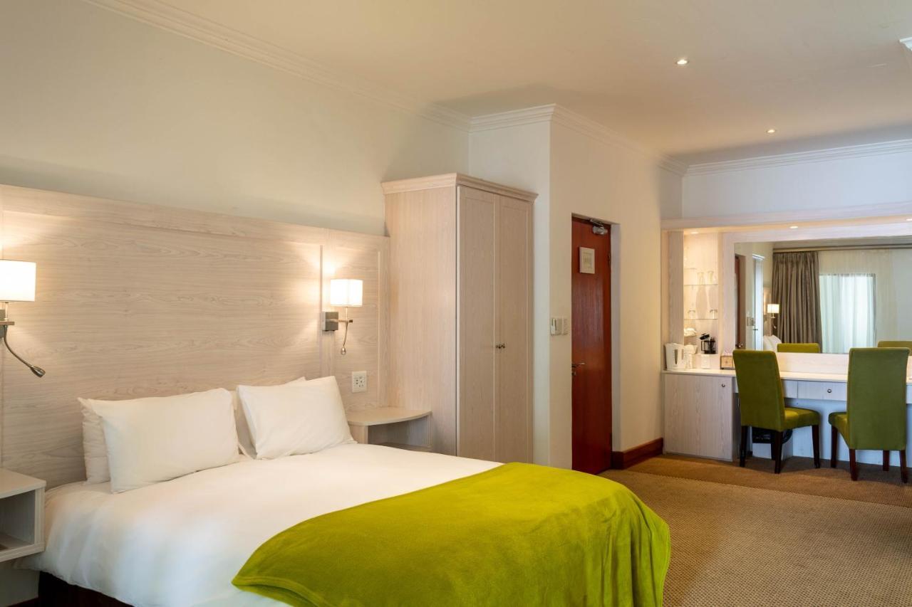 Val Du Charron Wine & Leisure Estate Hotel Wellington Exterior photo