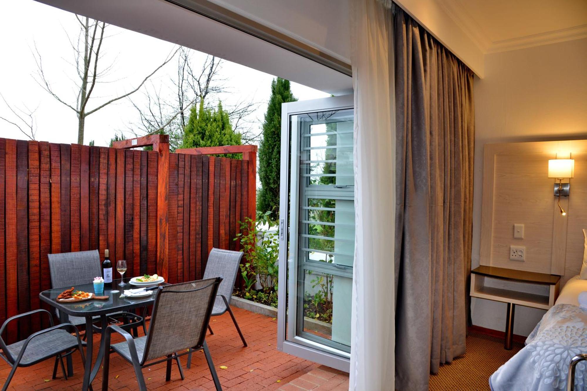 Val Du Charron Wine & Leisure Estate Hotel Wellington Exterior photo